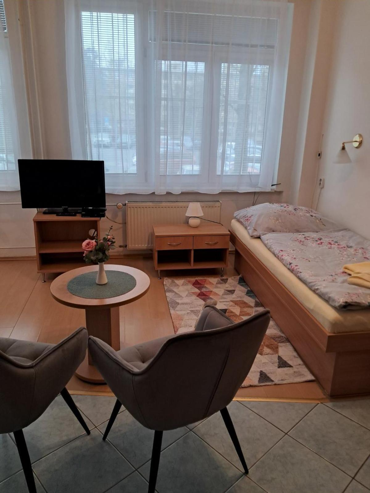 بيت شباب Sd Urbankova 2 كَشّا المظهر الخارجي الصورة