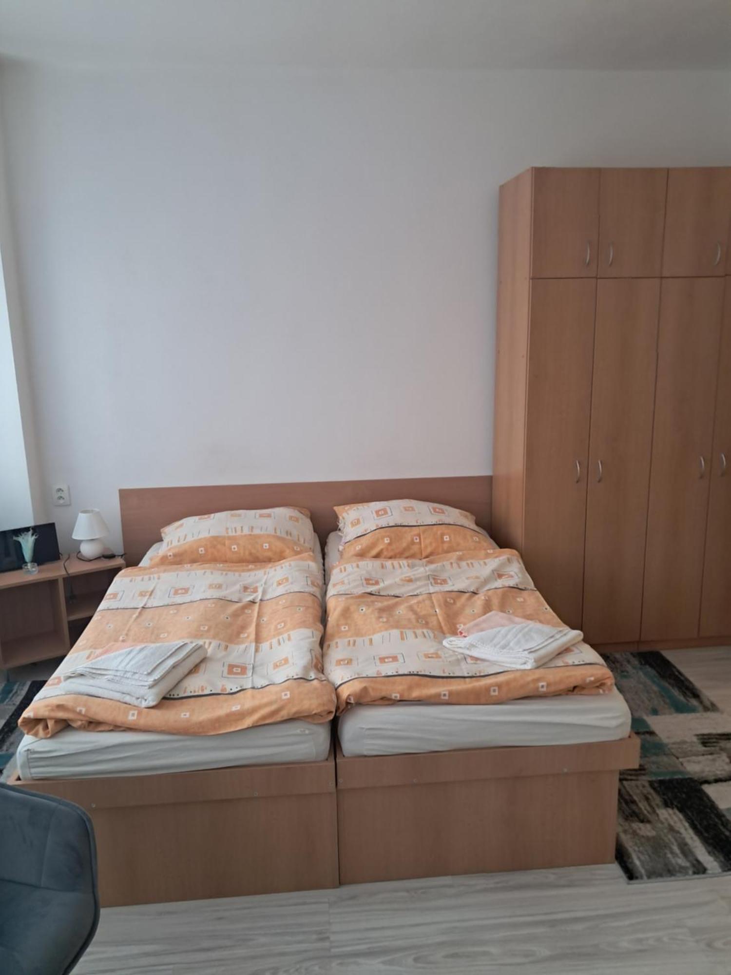 بيت شباب Sd Urbankova 2 كَشّا المظهر الخارجي الصورة